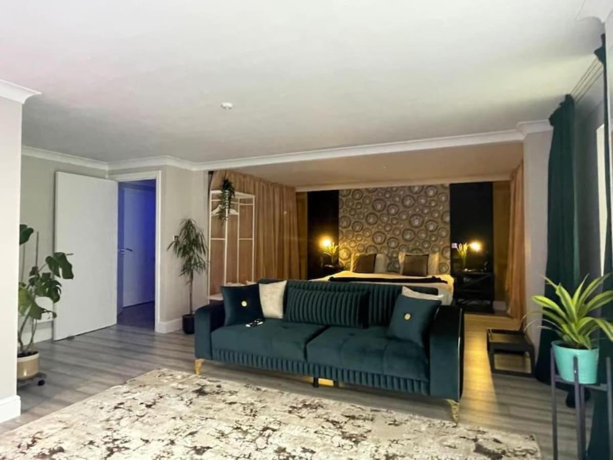 The Exclusive Jacuzzi With Fireplace & Parking * Birmingham