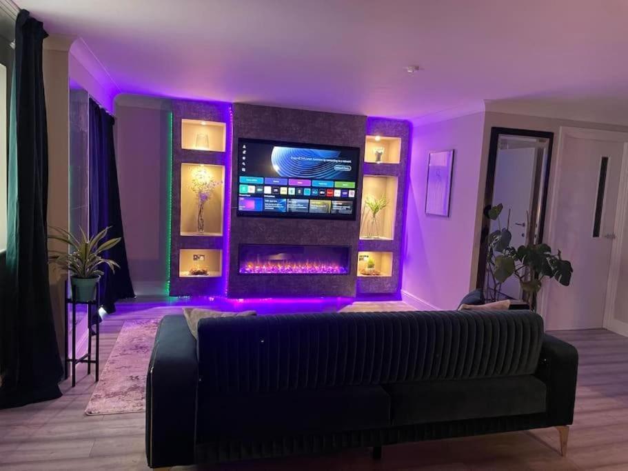 The Exclusive Jacuzzi With Fireplace & Parking Birmingham