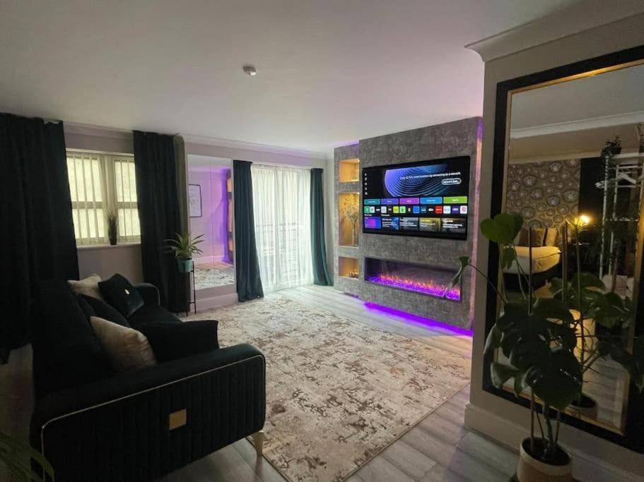 The Exclusive Jacuzzi With Fireplace & Parking Apartment Birmingham