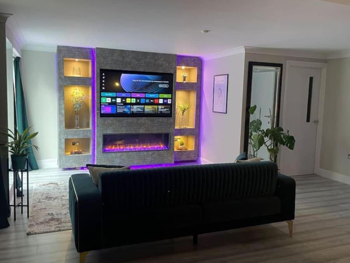 The Exclusive Jacuzzi With Fireplace & Parking Apartment Birmingham